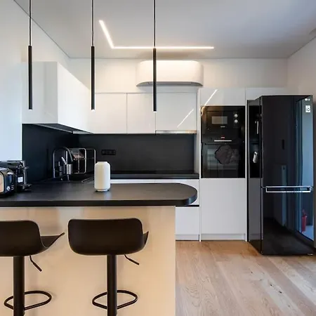 Bloom - Luxury 2-bedroom In アパート *
