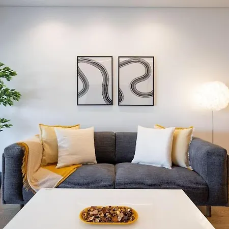 Bloom - Luxury 2-bedroom In * アテネ